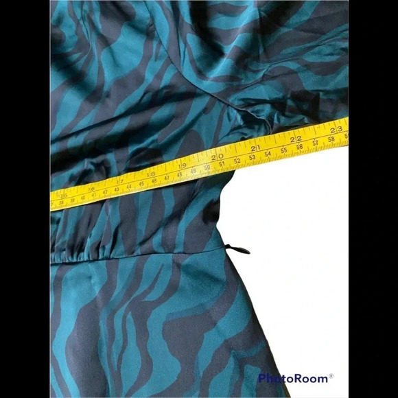 NWT J. Crew Green and Black Zebra Print Blouse Sz 14 - Picture 12 of 12